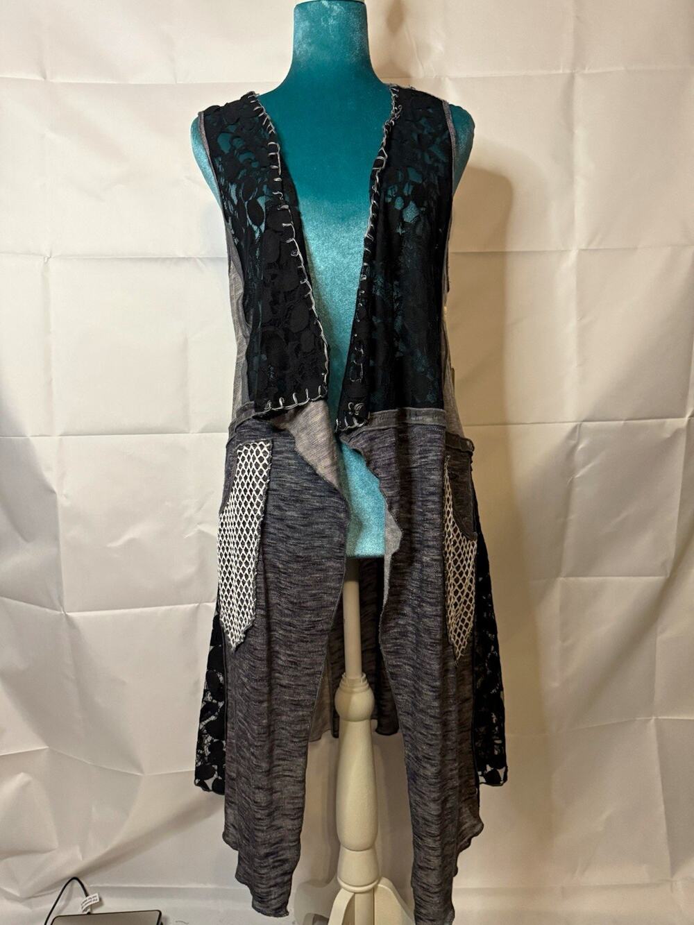 Vintage Concept Women’s S Gray Black White Floral Lace Open Front V-Neck Vest